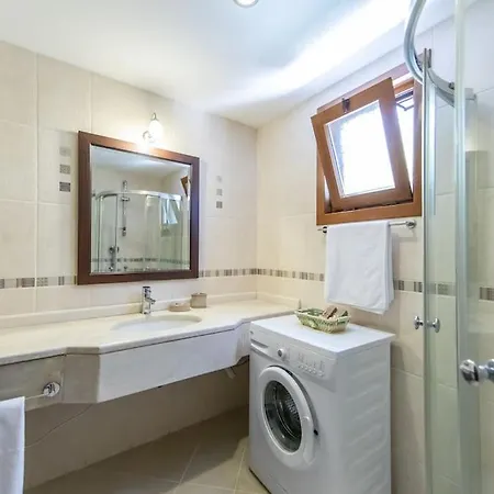 Sleeps 2, Shared Pool - Awz 304, 3 Apartment